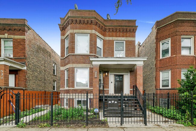 Foto del edificio - 538 N Hamlin Ave