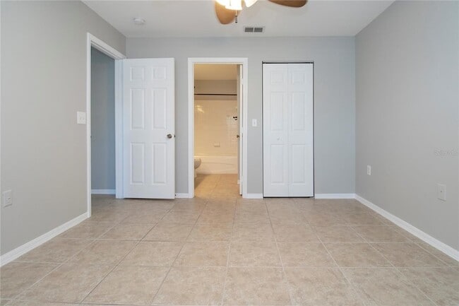 Building Photo - 8932 Manor Loop