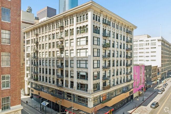 Building Photo - 449 S. Broadway