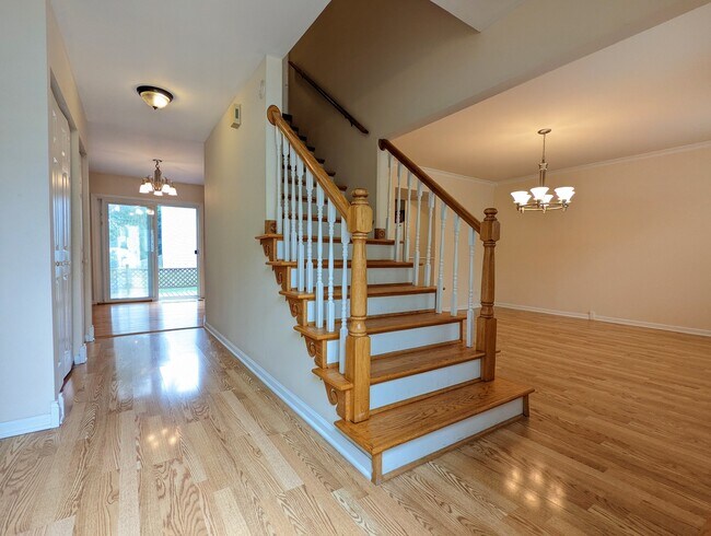 Building Photo - 1413 Canyon Run Rd