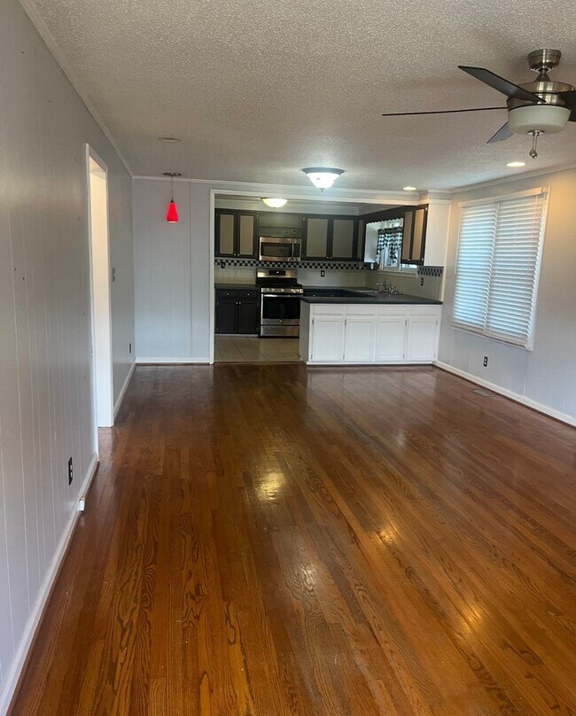 Foto del edificio - 2 bd 2 ba home in glencoe