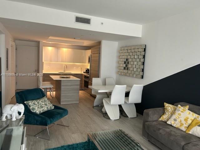 Foto del edificio - 121 NE 34th St