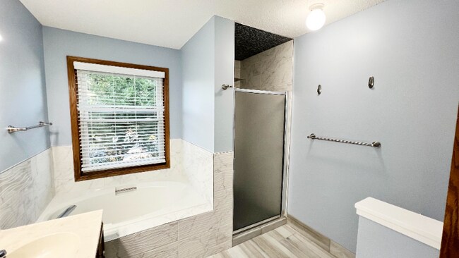 Building Photo - 13679 Essex Ct