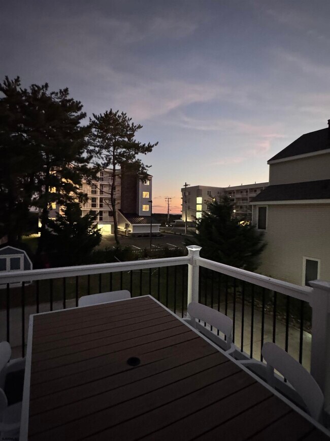 Building Photo - 512 W Brigantine Ave