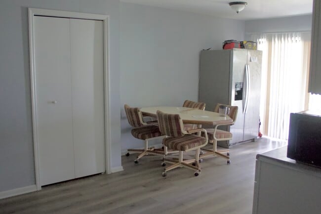 Foto del edificio - 5326 E Whiteway Dr