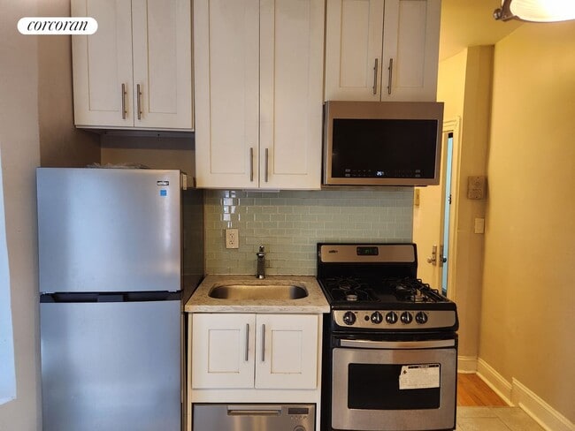 Building Photo - 265 W 146th St