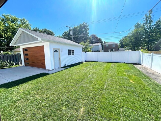 Foto del edificio - 8236 Kedvale Ave