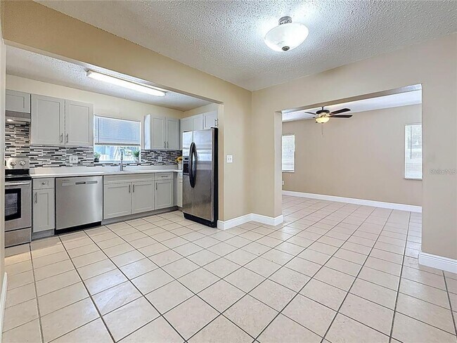 Building Photo - 8345 81st Ct N