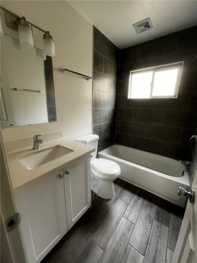 Building Photo - 5434 Sierra Vista Ave