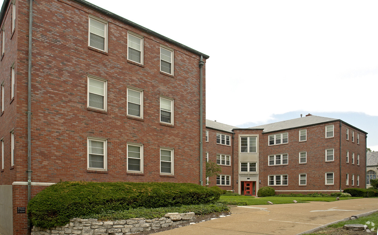 Building Photo - 827 S Hanley