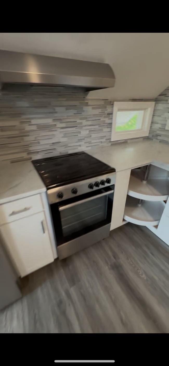 Foto del edificio - 40 Metropolitan Ave