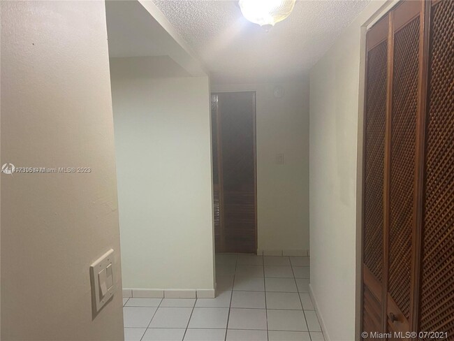 Building Photo - 210 NW 87th Ave