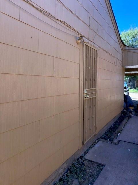 Building Photo - 10915 Carlton Dr