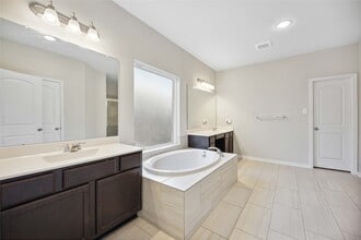 Building Photo - 4611 Hronas Dr