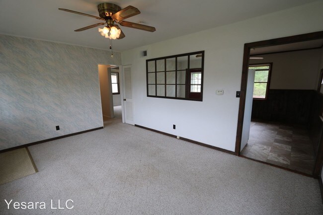 Foto del edificio - 121-123-123 Melrose Ct