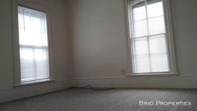 Building Photo - 502 S Franklin St