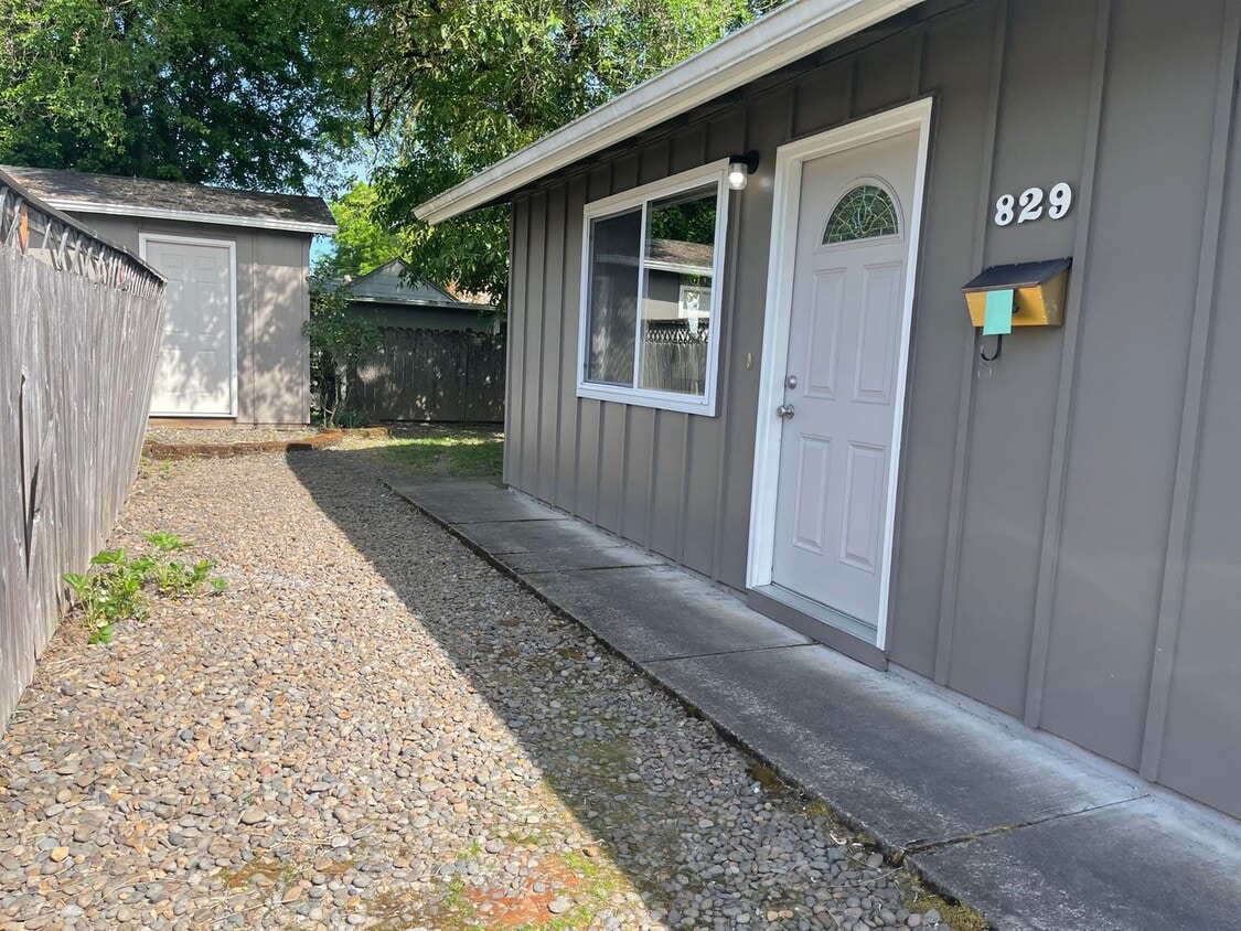 Primary Photo - Coming Soon - 2 Bedroom, 1 Bath Duplex, Ne...