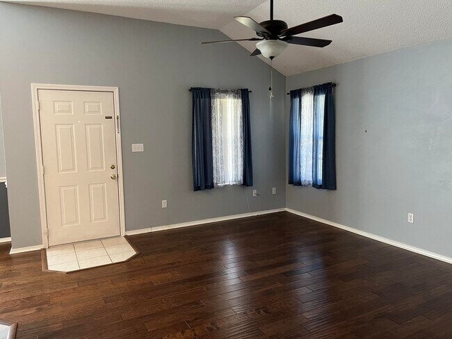 Foto del edificio - 2260 Estate Cir