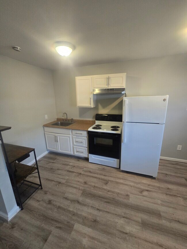 Cocina - 6910 Weston St