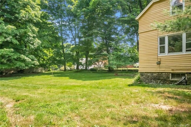Building Photo - 40 Red Oak Ln