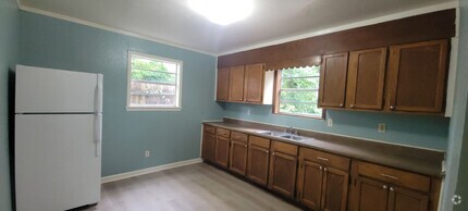 Building Photo - 3323 Darien St