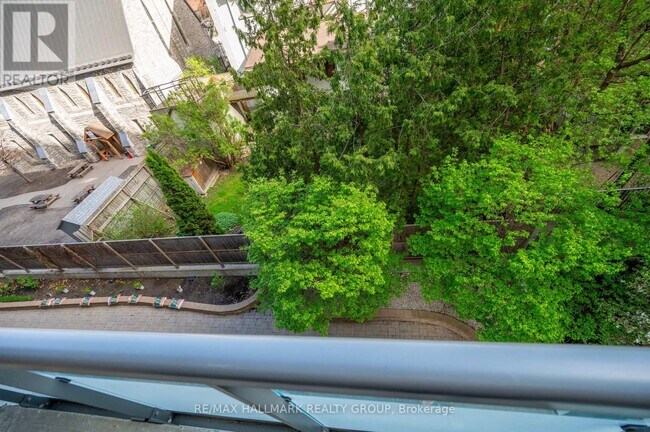 Building Photo - 238-238 Besserer St