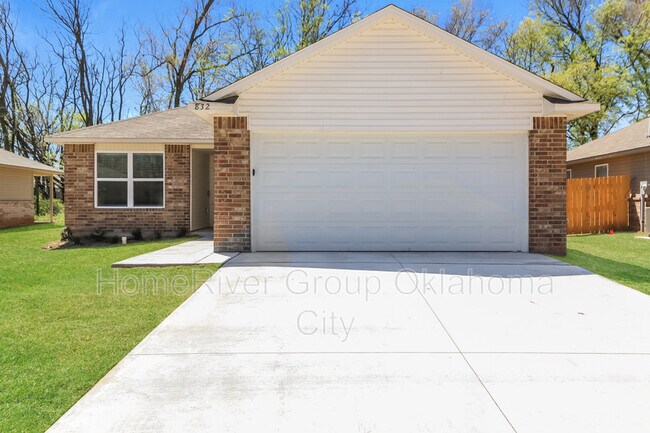 Building Photo - 832 Highgarden Cir