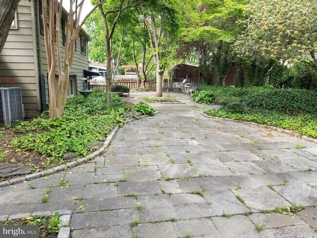 Foto del edificio - 111 Evergreen Rd