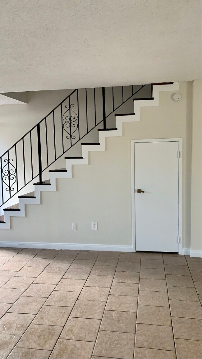 14228 Tiara St Unit 1, Van Nuys, CA 91401 14228 Tiara St Van Nuys, CA