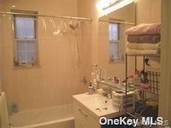Foto del edificio - 102-40 67th Dr