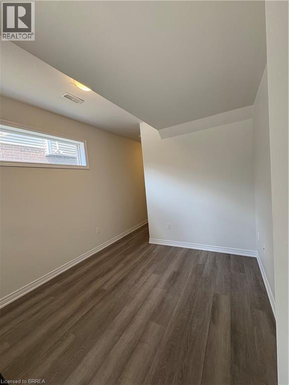 Photo du bâtiment - 575 Woodward Ave