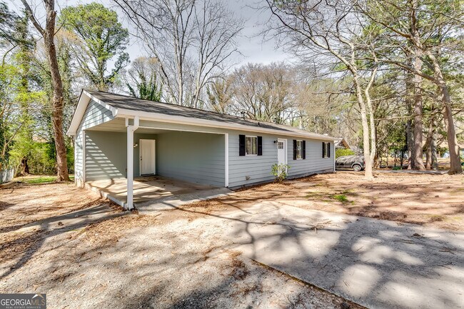 Building Photo - 6627 Bent Creek Dr
