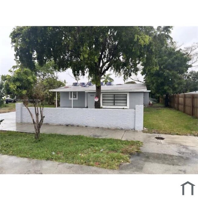 Foto del edificio - 5311 NE 10th Ave