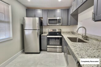 Building Photo - 8830 Royal Palm Blvd