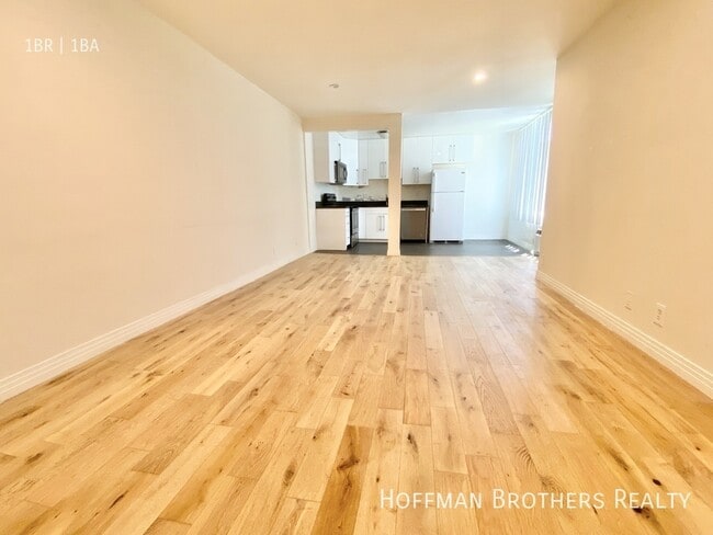 Building Photo - 400 S Berendo St