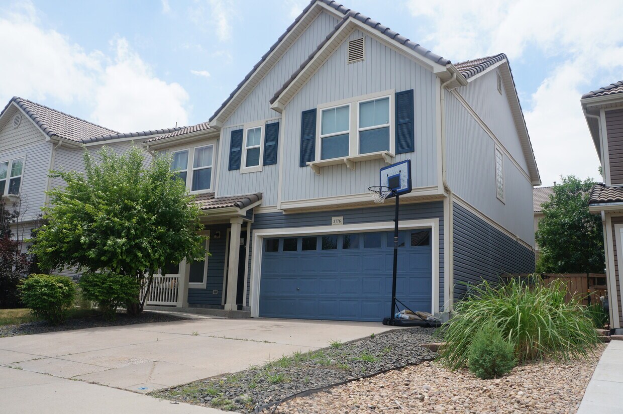 Primary Photo - 3776 Dinosaur St