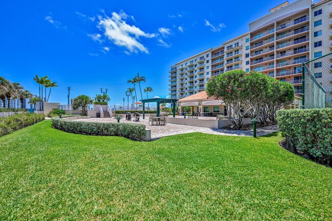 Foto del edificio - 3020 NE 32nd Ave