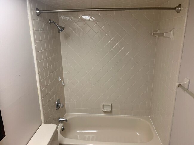 Foto del edificio - Eustis 2 Bed, 2 Bath Condo