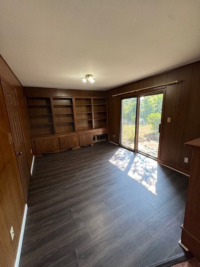 Foto del edificio - 8314 Sunny Ln
