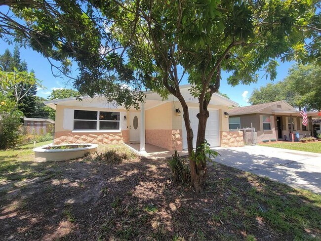 Foto del edificio - 4111 41st Ave N