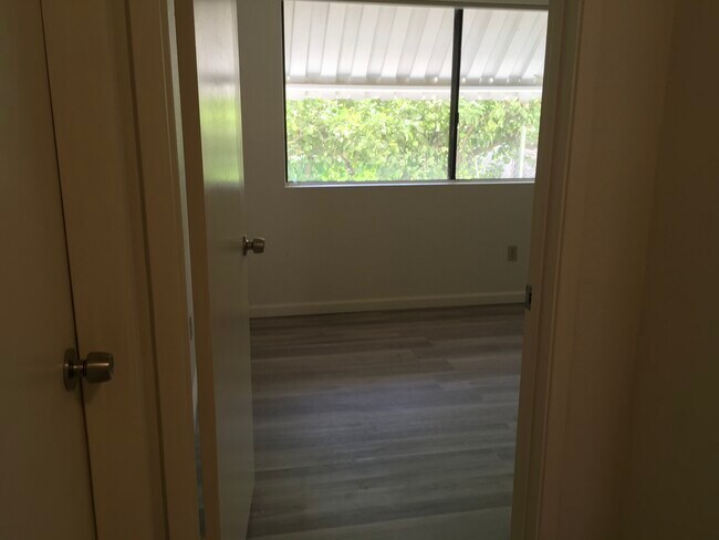 Building Photo - 4787 Villa Woods Dr