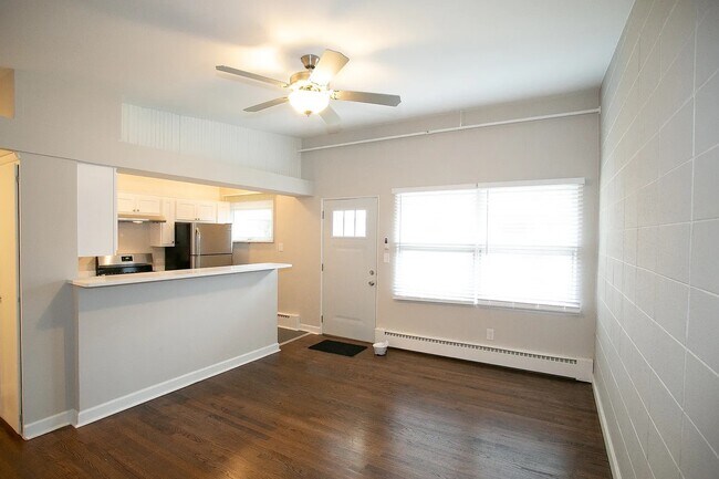 Foto del edificio - 24 E Washington Ave