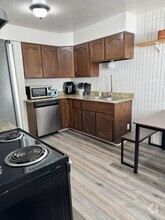 Building Photo - 781 N Valley View Dr