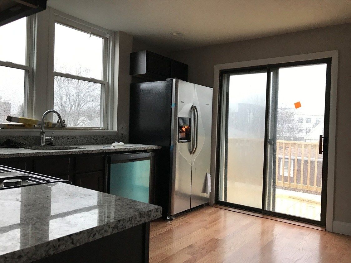 50 Bowdoin St Unit 2, Winthrop, MA 02152 Room for Rent in Winthrop