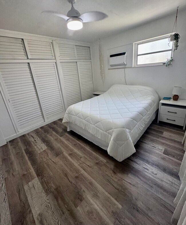 Foto del edificio - 113 N Lakeside Dr
