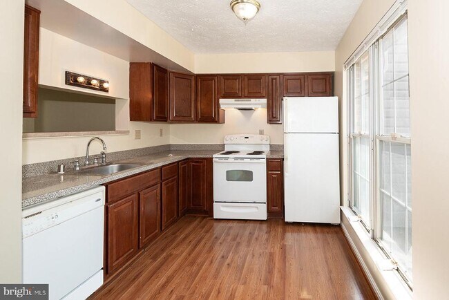 Foto del edificio - 2406 Rosecroft Ct