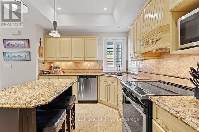 Building Photo - 2 Chardonnay Pl