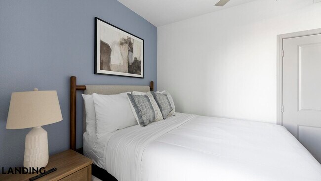 Foto del edificio - 1001 S Center St