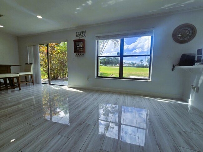 Foto del edificio - 5885 Northpointe Ln