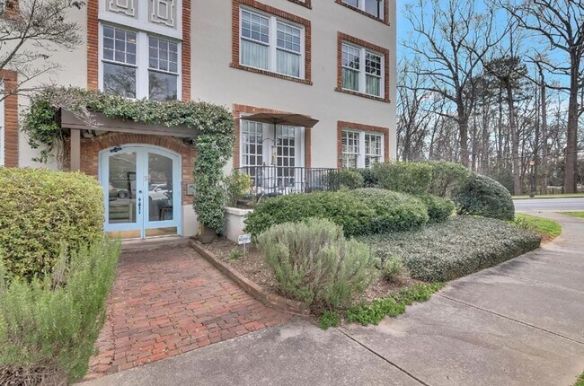 Foto del edificio - 3 Park Ln NE
